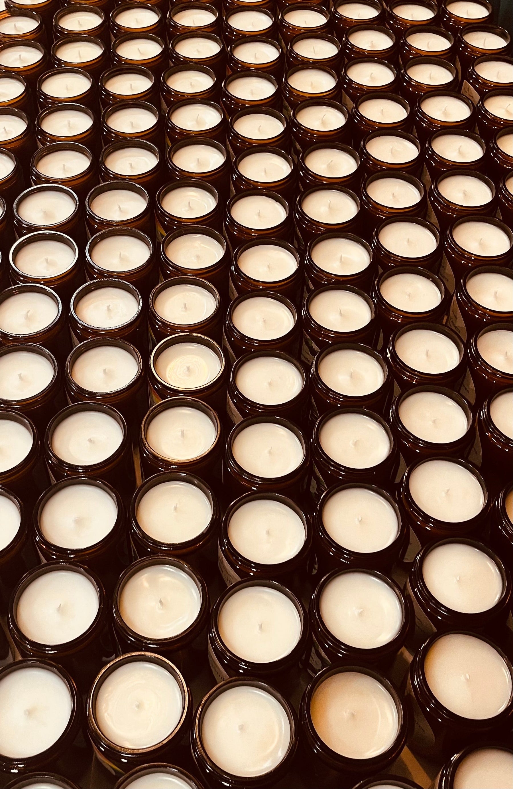 Coconut–Soy Wax Blend: Performance, Sustainability, and Safety — Why We Choose It